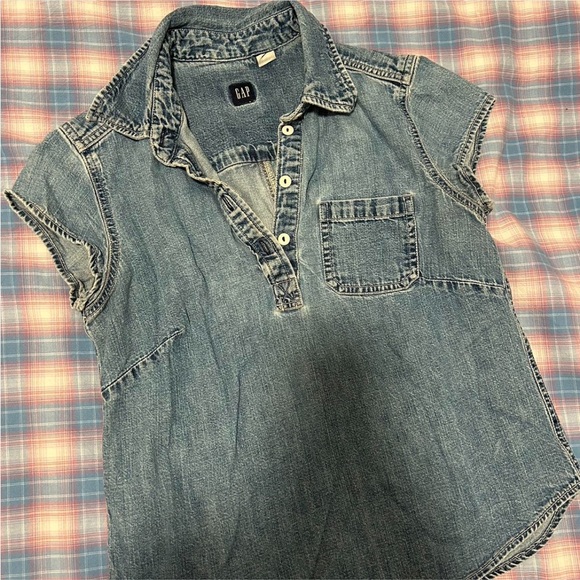 Vintage Gap Denim Shirt - Picture 2 of 3